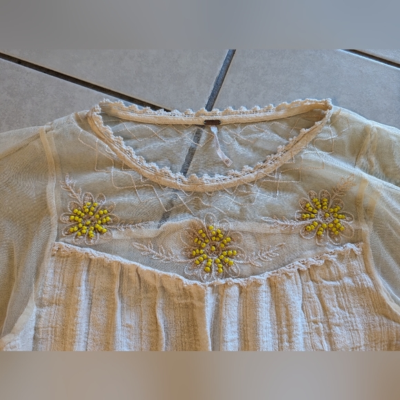 Free People Creamy Beige Hippie Top Sheer Lace wide Sleeves Size XS - Picture 5 of 9
